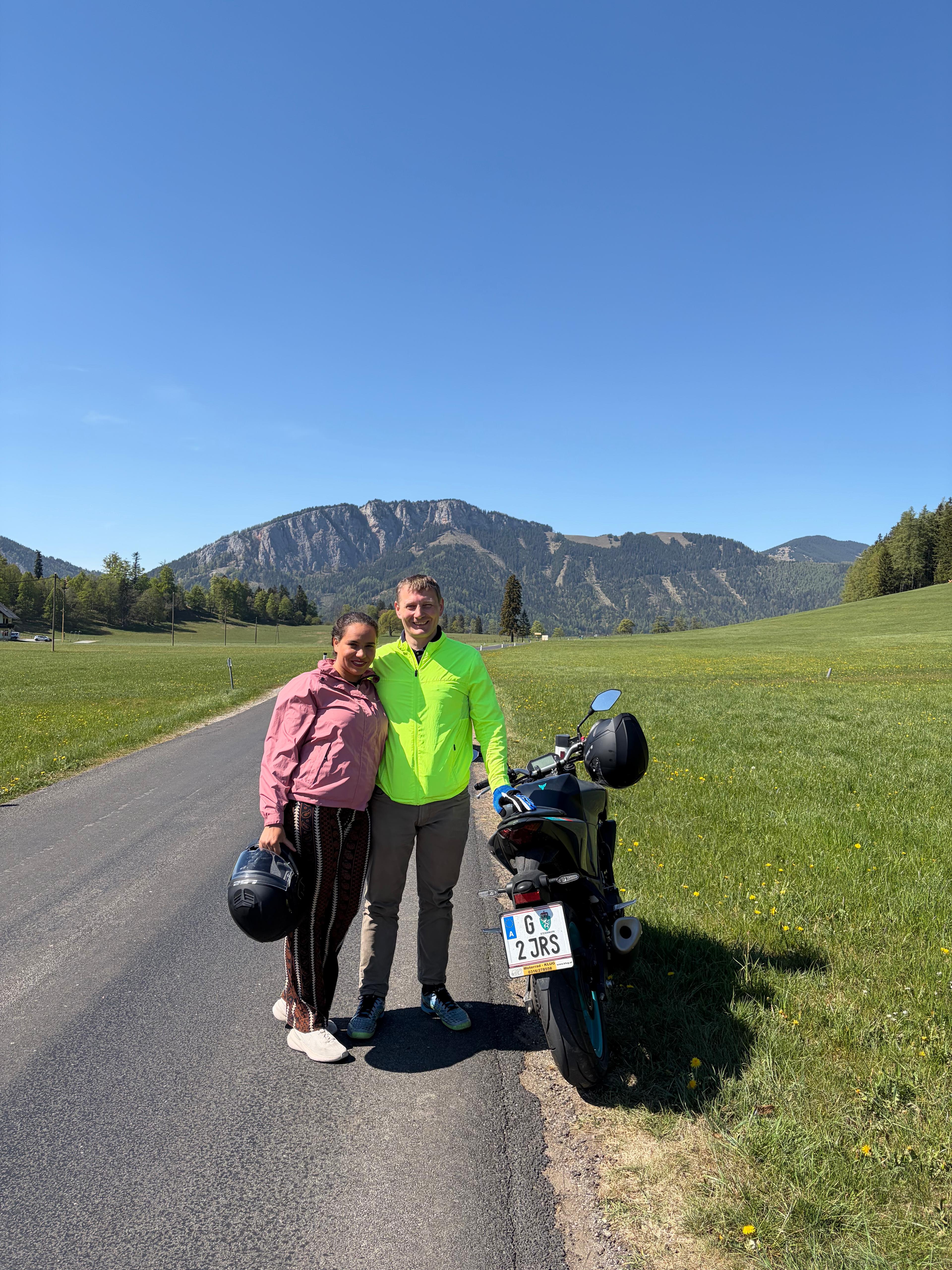 Aleksandr & Bruna Akishin